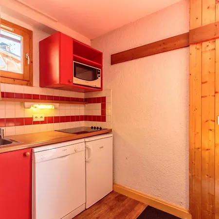 Apartament Avec Balcon, 1 Et Parking A - Fr-1-351-256 *