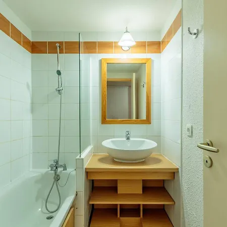 Avec Balcon, 1 Et Parking A Apartment